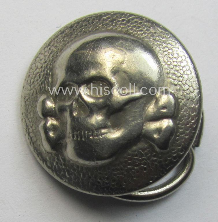 Superb - and actually rarely found! - pre-WWII-period, so-called: 'SS-Verfügungstruppen' (ie. 'SS-VT') ie. 'M34'-pattern, side-cap-'skull-button' being a maker- (ie. 'RzM SS 63'-) marked example as executed in chrome-toned metal