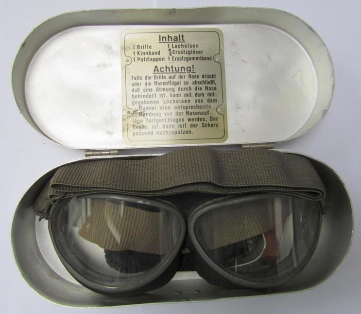  Pair of WH (Luftwaffe) pilots'-flight-goggles 