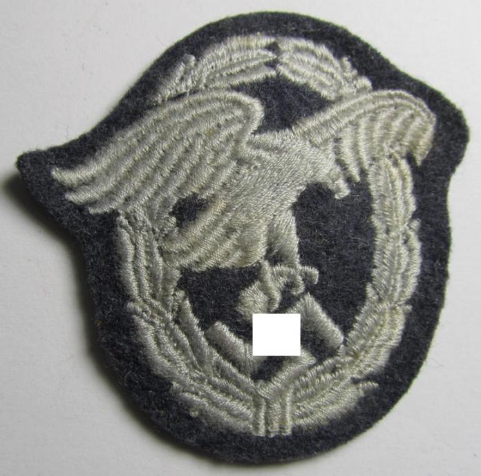 Attractive example of a WH (Luftwaffe) 'Beobachtersabzeichen in Stoff' (or: observers-badge in cloth) being a neatly machine-stitched- and/or nicely 'padded' specimen