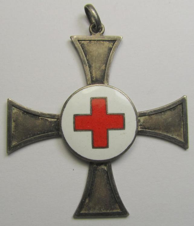 Neatly enamelled- and pre-war-period, so-called: 'DRK-Schwesternkreuz des 1. Modell' (being of the pattern without swastika that comes as issued and/or stored for decades)