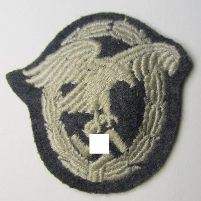 Attractive example of a WH (Luftwaffe) 'Beobachtersabzeichen in Stoff' (or: observers-badge in cloth) being a neatly machine-stitched- and/or nicely 'padded' specimen