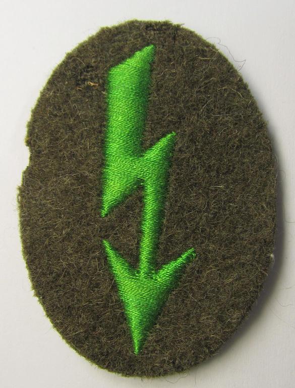 WH (Heeres) 'tropical-styled'-, trade- and/or special-career insignia (or: 'Signal Blitz') as was intended for a soldier within the: 'Panzer-Grenadier-Truppen'