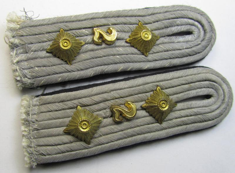 Neat - and fully matching! - pair of 'cyphered', WH (Heeres) officers'-type shoulderboards as was intended for - and clearly used by! - a: 'Hauptmann des Pionier-Bataillons 2'