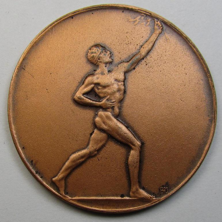 Commemorative, reddish-bronze-toned- (and I deem 'Buntmetall'-based) - TR-period sports-plaque (ie. 'Erinnerungs- o. nichttragbare Auszeichnungsplakette') showing the text: 'Nationale Arnoldi Kampfspiele Gotha - Arnoldi 1901 - 27-8-1939'