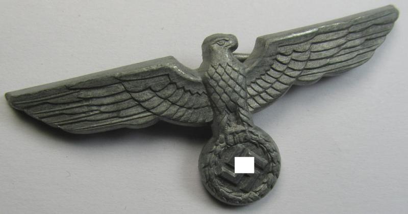 WH (Heeres) typical zinc-based, EM- (ie. NCO- or even officers') type visor-cap-eagle being a detailed and non-maker-marked example that comes in an overall nice- (ie. never cap-attached-), condition