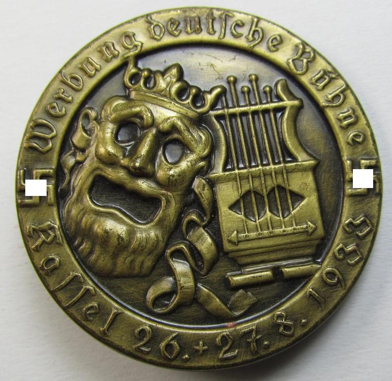 Unusually seen, commemorative TR-period day-badge (ie. 'tinnie') as issued to commemorate a DAF-related (?) gathering named the: 'Werbung deutsche Bühne - Kassel - 26. & 27.8.1933'