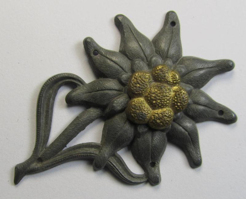 WH (Heeres) silver-greyish-coloured and zinc-based (albeit non-maker-marked) so-called: M43-cap-badge (ie. 'Mützenabzeichen') depicting an: 'Edelweiss'-flower as was used by the various 'Gebirgsjäger'- (ie. mountain-troops-) related divisional-staff