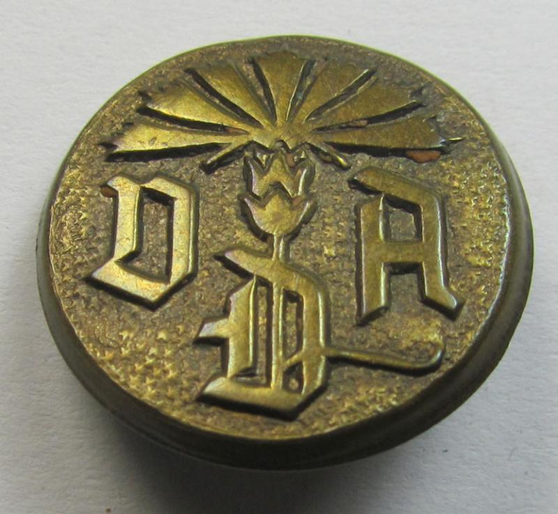 Commemorative, smaller-sized- and bronze-toned VDA- (ie. 'Volksbund f.d. Deutschtum im Ausland'-) related 'tinnie' being a non-maker-marked example depicting the typical VDA-flower-'logo'