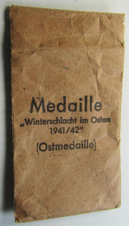 Attractive - albeit empty! - medal-pouch: 'Winterschlacht im Osten 1941-42' being a maker-marked specimen as was intended to hold an award by the maker- (ie. 'Hersteller') named: 'Richard Simm & Söhne - Gablonz/Neisse'