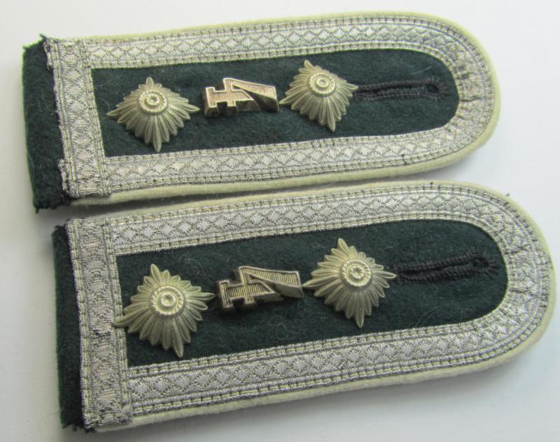 Attractive - and fully matching! - pair of WH (Heeres), early- (ie. pre-) war-period- (ie. 'M36 o. 40'-pattern) neatly 'cyphered' NCO-type shoulderstraps as was intended for usage by an: 'Oberfeldwebel des Infanterie-Regiments 4'