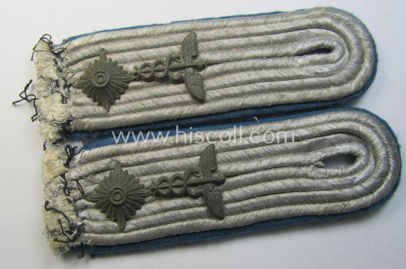 Attractive - later-war-period- and fully matching! - pair of neatly 'cyphered', WH (Heeres) officers-type shoulderboards as was intended for an: 'Oberleutnant des TSD o. Truppensonderdienst'