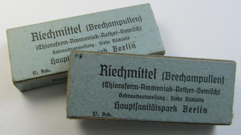 Smaller-sized, 'standard'-pattern- (ie. WH-issue) light-blue-coloured- and/or carton-based box holding 4 glass-based tubes (ie. 'Riechmittel' o. Brechampullen') that come in a fully complete and/or untouched, condition