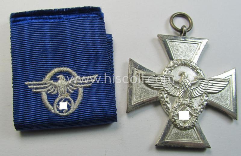 Superb, silver-class 'Polizei-Dienstauszeichnung 2. Stufe' (or: police loyal-service medal second class) being a non-maker-marked example that comes together with its accompanying (scarcely seen!) ribbon (ie. 'Bandabschnitt')