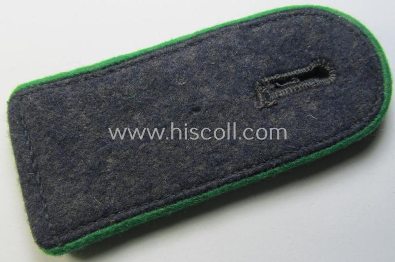 Neat - regrettably single but nevertheless scarcely found! - WH (Luftwaffe) enlisted-mens'-type shoulderstrap as piped in the typical green- (ie. 'grüner'-) coloured branchcolour as was intended for a: 'Soldat der Luftwaffe-Felddivisionen'