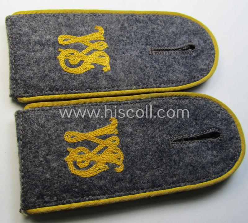 Superb - rarely found and/or fully matching! - 'cyphered' pair of WH (Luftwaffe) EM-type shoulderstraps as piped in the golden-yellow-coloured branchcolour as was intended for a: 'Soldat der Flieger-Truppen u. Mitglied einer Waffenschule'