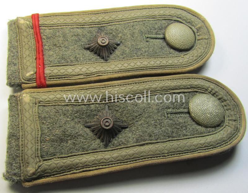 Superb - and fully matching! - pair of WH (Heeres), early- (ie. mid-) war-period- (ie. 'M41/M43'-) pattern NCO-type shoulderstraps as piped in the white-coloured branchcolour as was intended for a: 'Feldwebel eines Infanterie-Regiments'