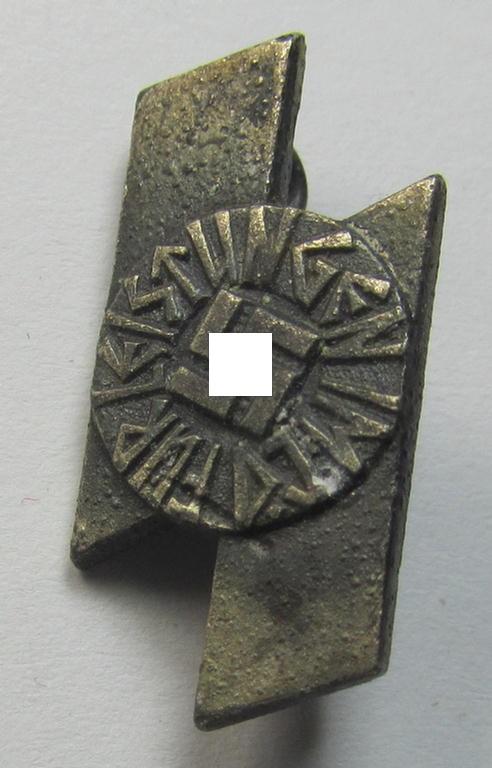 Neat, miniature-sized (ie. 'Halbminiatur') DJ (ie. 'Deutsches Jungvolk') sports'-badge (or: 'DJ-Leistungsabzeichen') being an example of the silver-class, which is neatly maker- (ie.: 'RzM - M1/3'-) marked on its back