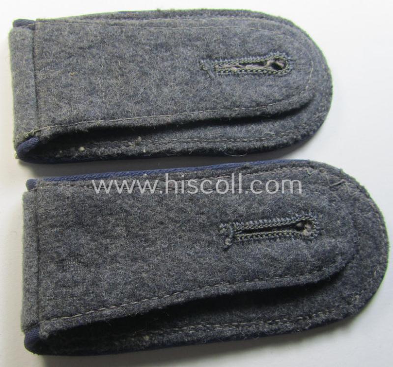 Superb - fully matching and simply never used! - pair of WH (Luftwaffe) NCO-type shoulderstraps as was intended for usage by an: 'Unteroffizier einer Sanitäts-Abteilungs'