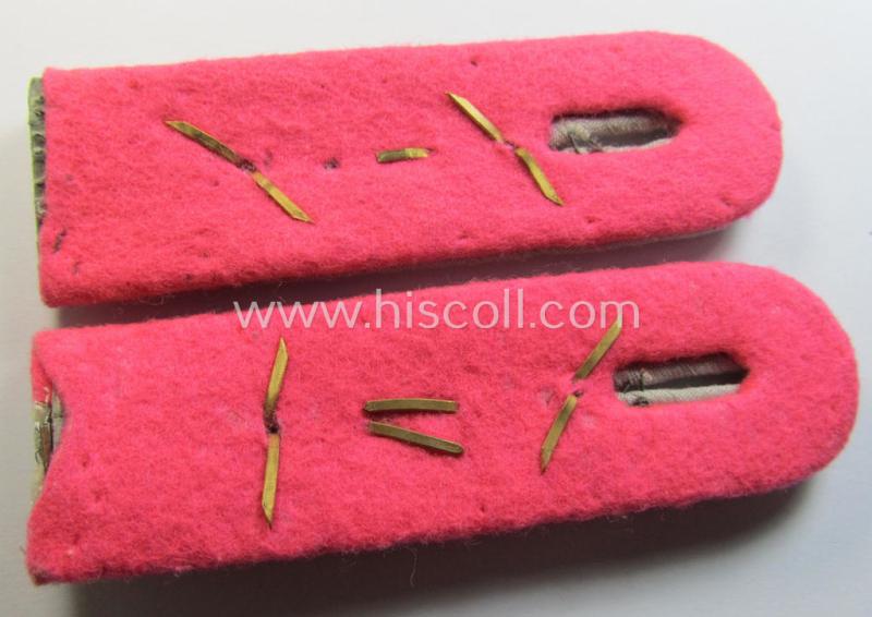 Superb - and fully matching! - pair of neatly 'cyphered' WH (Heeres) officers'-type shoulderboards as piped in the bright-pink- (ie. 'rosaroter'-) coloured branchcolour as was intended for a: 'Hauptmann u. Mitglied der 6. Panzer-Division'