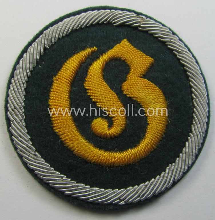 Superb - later-war-period- and actually quite scarcely encountered! - WH (Heeres) neatly hand-embroidered, trade- and/or special-career insignia (ie. 'Laufbahn- o. Tätigkeitsabzeichen') for a: 'geprüfter Geräteverwaltungs-Unteroffizier'