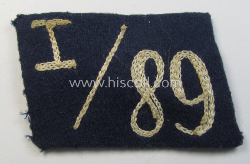 Neat - albeit single! - SA (ie. 'Sturmabteilungen') collar-patch (ie. 'Kragenspiegel') as executed in darker-blue-coloured wool as was intended for an: 'SA-Mann' serving within the 'SA-Standarte 89' ('SA-Gruppe Hansa o. Hessen')