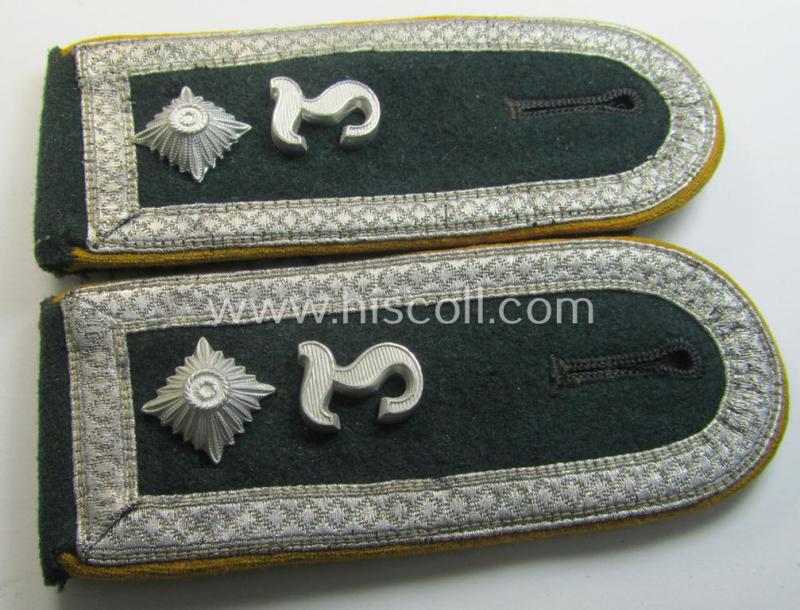 Attractive - and fully matching! - pair of WH (Heeres), early-war period- (ie. 'M36'- ie. 'M40'-pattern and/or rounded-styled) neatly 'cyphered', NCO-type shoulderstraps as was intended for a: 'Feldwebel eines Kavallerie-Lehr-Abteilungs'