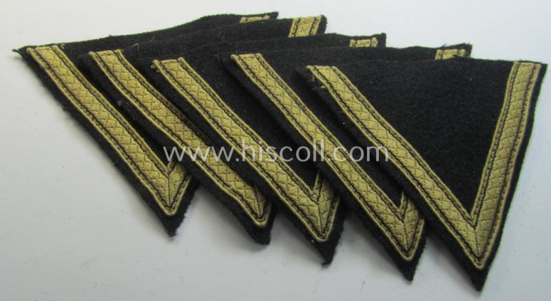 Attractive, Waffen-SS-type 'Armwinkel' (or: rank-chevron) as executed on black-coloured wool as was specifically intended for usage by an SS-soldier with the rank of: 'SS-Sturmmann'