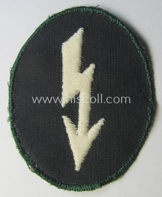 Neat, 'variant'-pattern WH (Heeres) trade- and/or special-career insignia (ie. machine-embroidered signal-blitz) as executed in white-coloured linnen on a 'thinner-shaped' and also linnen background as was intended for the: 'Infanterie-Truppen'