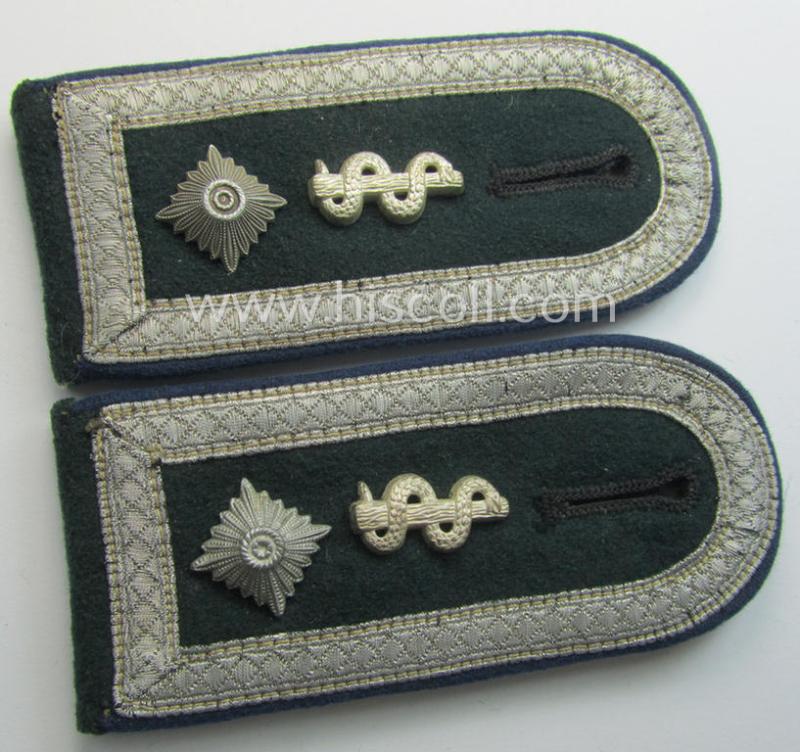 Attractive - and/or fully matching! - pair of WH (Heeres), early-war period, 'M36- o. M40'-pattern (rounded-style and 'cyphered'!) NCO-type shoulderstraps as was intended for - and used by! - a: 'Feldwebel einer Sanitäts-Abteilungs'