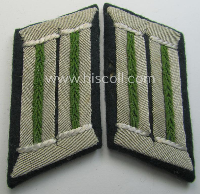 Superb - and fully matching! - pair of WH (Heeres) collar-tabs (ie. 'Kragenspiegel für Offiziere') as was piped in the bright-green-coloured branchcolour as was intended for usage by an: 'Offizier der Panzer-Grenadier-Truppen'