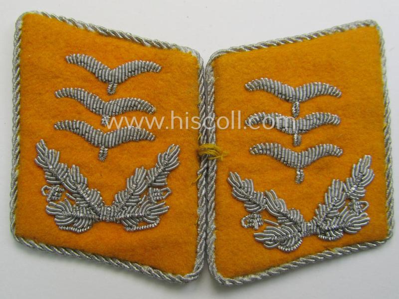 Attractive - and fully matching! - pair of WH (Luftwaffe) officers'-type collar-patches (ie. 'Kragenspiegel für Offiziere') as executed in golden-yellow-coloured wool as was intended for usage by a: 'Hauptmann der Flieger- o. Fallschirmjäger-Truppen'