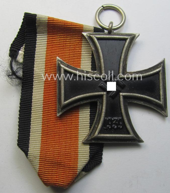 Superb, 'Eisernes Kreuz 2. Klasse' (or: iron cross 2nd class) being an early-period, non-maker-marked- and/or magnetic specimen as was executed in the so-called: 'Schinkel'-pattern by (I deem) the maker: 'Paul Meybauer'