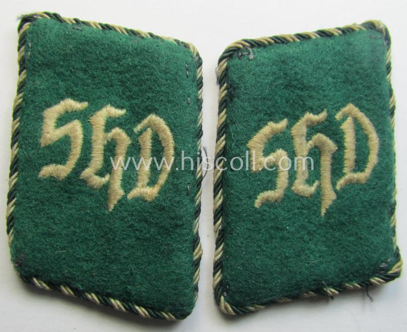 Attractive - and matching! - pair of darker-green-coloured EM- (ie. NCO-) type collar-patches (ie. 'Kragenspiegel für Manns. u. Uffz.') as was specifically intended for staff serving within the: 'Sicherheits- u. Hilfsdienst o. SHD'