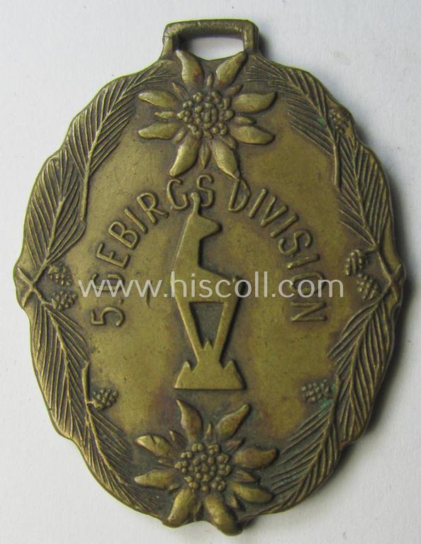 Superb - and actually rarely seen! - golden-toned WH (Heeres) 'Gebirgsjäger'-related item: a semi-official, commemorative-medal (aka: 'Url') depicting a representation of the famous '5. Gebirgsjäger-Division'-related, 'Gams'-symbol