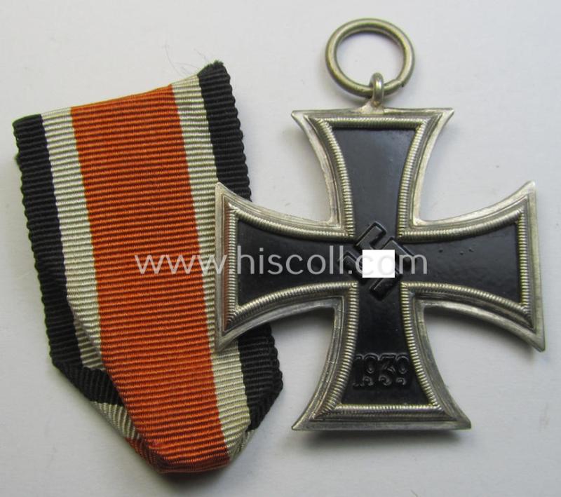 Superb, 'Eisernes Kreuz 2. Klasse' (or: iron cross 2nd class) being an early-period, non-maker-marked- and/or magnetic specimen as was executed in the so-called: 'Schinkel'-pattern by (I deem) the maker: 'Paul Meybauer'