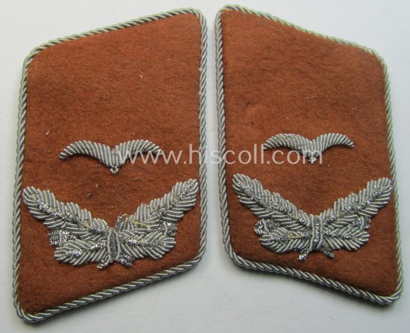 Fully matching pair of WH (Luftwaffe) officers'-type collar-patches (ie. 'Kragenspiegel für Offiziere') as executed in brownish- (ie. 'kupferbrauner'-) coloured wool as was intended for usage by a: 'Leutnant der Nachrichten-Truppen'