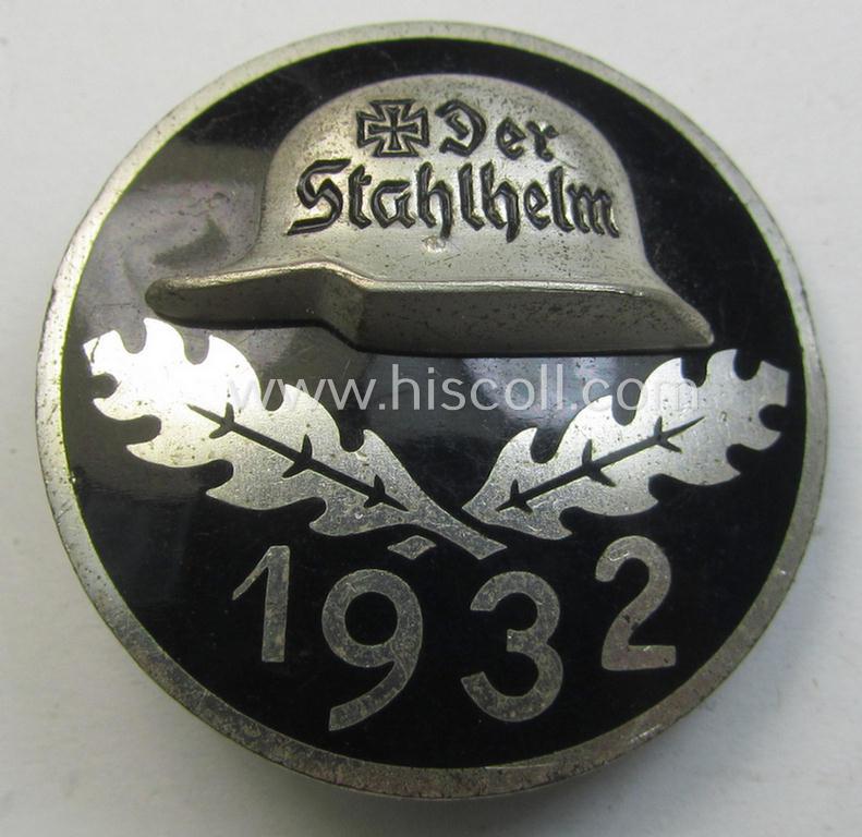 Superb, enamelled lapel-pin: 'Der Stahlhelm' - Bund der Frontsoldaten (Sta) - Eintrittsabzeichen 1932' being a non-engraved example that comes in an overall very nice- (and/or fully undamaged!), condition