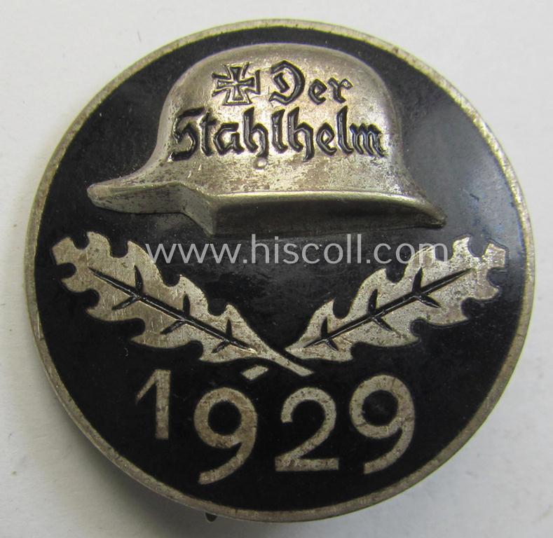 Superb, enamelled lapel-pin: 'Der Stahlhelm' - Bund der Frontsoldaten (Sta) - Eintrittsabzeichen 1929' being a period-engraved example that comes in an overall very nice- (and/or fully undamaged!), condition