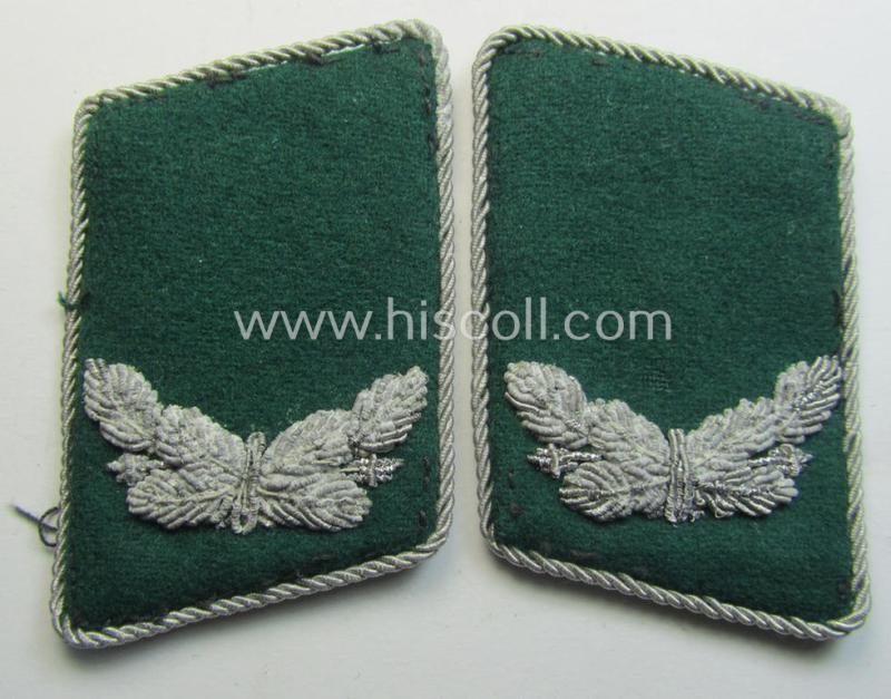 Neat - and fully matching! - pair of WH (Luftwaffe) officers'-type collar-patches as intended for a medium-ranked administrative-official ie. junior-/candidate officer with the rank of: 'Leutnant' (ie.: 'Beambte im Vorbereitungs- u. Probedienstes')