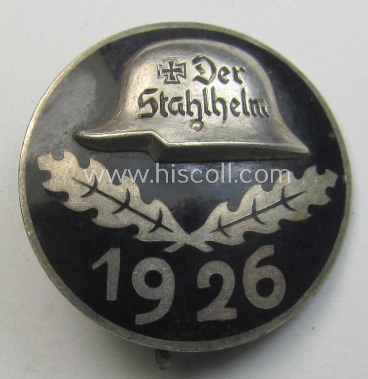 Superb, enamelled (and genuine silver!) lapel-pin: 'Der Stahlhelm' - Bund der Frontsoldaten (Sta) - Eintrittsabzeichen 1926' being an engraved example that comes in an overall very nice- (and/or fully undamaged!), condition