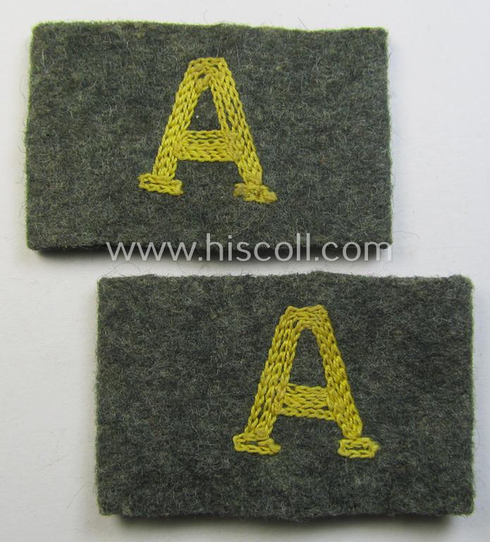 Attractive - fully matching and scarcely found! - pair of WH (Heeres) 'Nachrichten'-related, so-called: regimental shoulderstrap-'slip-ons' (ie. 'Schulterstück-Übershuben') as was intended for usage by a: 'Soldat einer Nachrichten-Abts.'