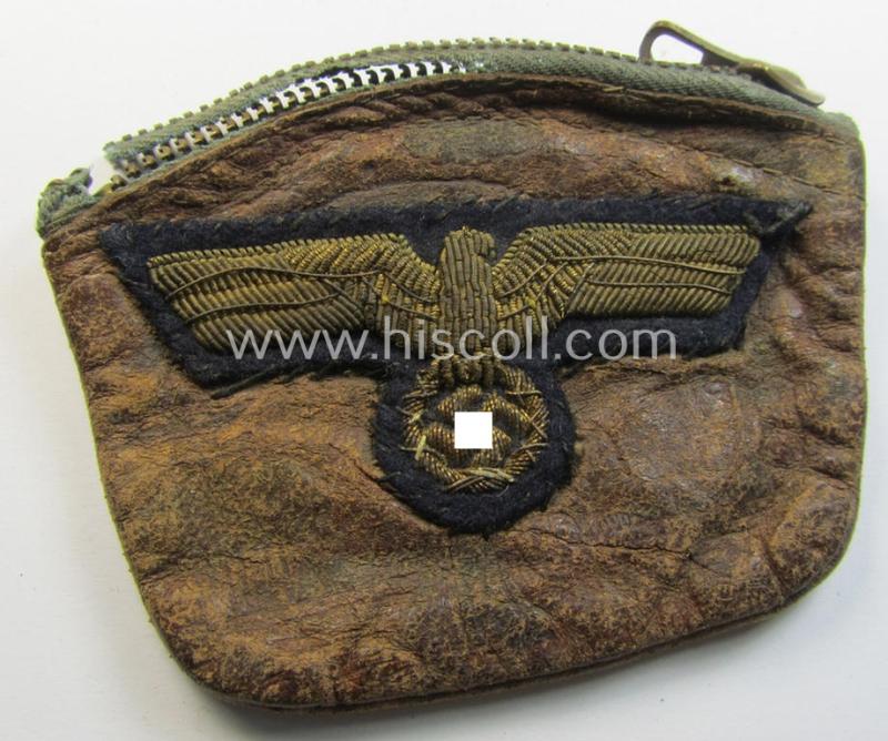 Attractive, WH (Kriegsmarine) officers'-type, hand-embroidered visor-cap-eagle (ie. 'Schirmmützenadler für Offiziere der KM') as intended for usage on the various naval, officers'-pattern visor-caps and that comes as a 'period-souvenir'