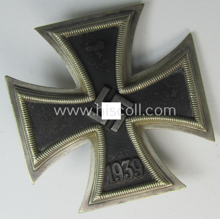 Attractive - and just moderately used! - 'Eisernes Kreuz 1. Klasse' (or: Iron Cross 1st class) being a typical non-maker-marked example that was (I deem) produced by the desirable 'Hersteller' named: 'Klein & Quenzer A.G.'