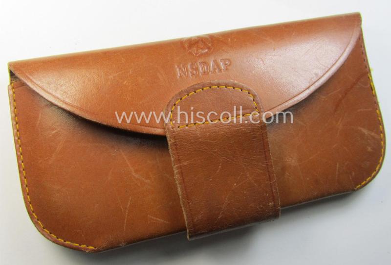 Neat - smaller-sized- albeit regrettably empty! - genuine leather-based pouch as was intended to hold a medical-set (ie. 'Kleines Feldbesteck') as was specifically intended for an: 'N.S.D.A.P. o. SA'-related 'Feldscher' (ie. medical orderly)