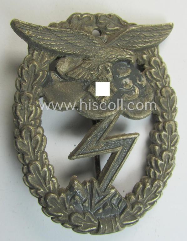 Neat - and just moderately used! - later-war-period, zinc- (ie. 'Feinzink'-) based version of a WH (Luftwaffe) 'Erdkampfabzeichen' being a (typical) non-maker-marked example by the Austrian-based: 'Arno Wallpach'-company