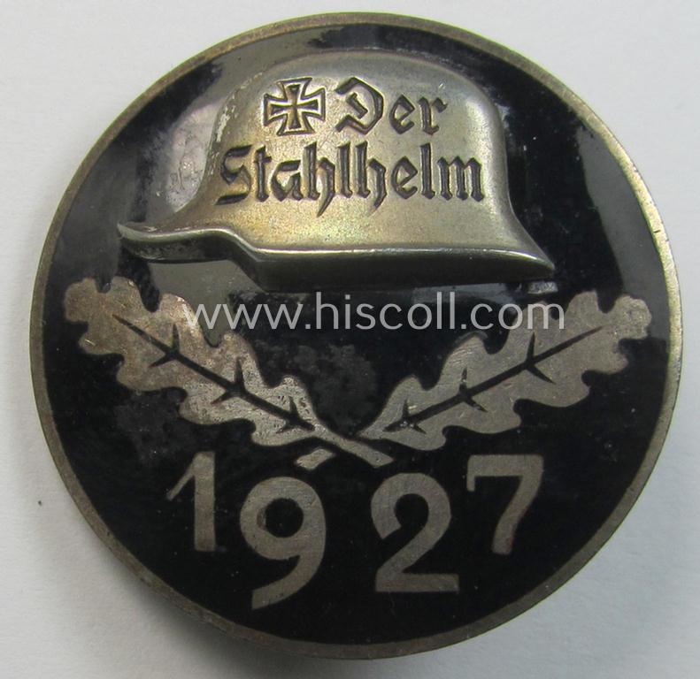 Superb, enamelled lapel-pin: 'Der Stahlhelm' - Bund der Frontsoldaten (Sta) - Eintrittsabzeichen 1927' being a nicely engraved (ie. 'II.N.M.74'-) example that comes in an overall very nice- (and/or fully undamaged!), condition