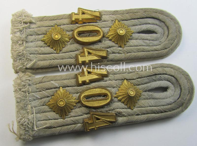 Attractive - and fully matching! - pair of neatly 'cyphered', WH (Heeres) officers'-type shoulderboards as was intended for - and clearly worn by! - a: 'Hauptmann des Infanterie-Regiments 404'