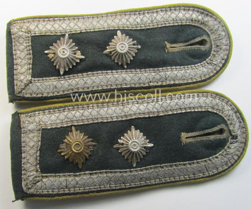 Attractive - fully matching and clearly used! - pair of WH (Heeres) NCO-type (ie. 'M36- o. M40'-pattern) shoulderstraps as was intended for usage by an: 'Oberfeldwebel eines Heeres Nachrichten-Abteilungs'