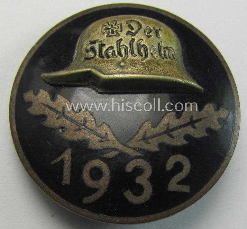 Superb, enamelled lapel-pin: 'Der Stahlhelm' - Bund der Frontsoldaten (Sta) - Eintrittsabzeichen 1932' being a nicely engraved (ie. 'VI.Nrh. 941 - Nr.594') example that comes in an overall very nice- (and/or fully undamaged!), condition