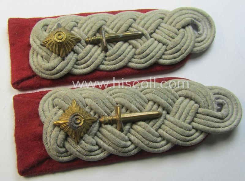 Superb - fully matching and rarely encountered! - WH (Heeres) officers'-type, 'cyphered' shoulderboard-pair that belonged to an: 'Oberstleutnant u. Kriegs- o. Oberfeldrichter des Heeres'